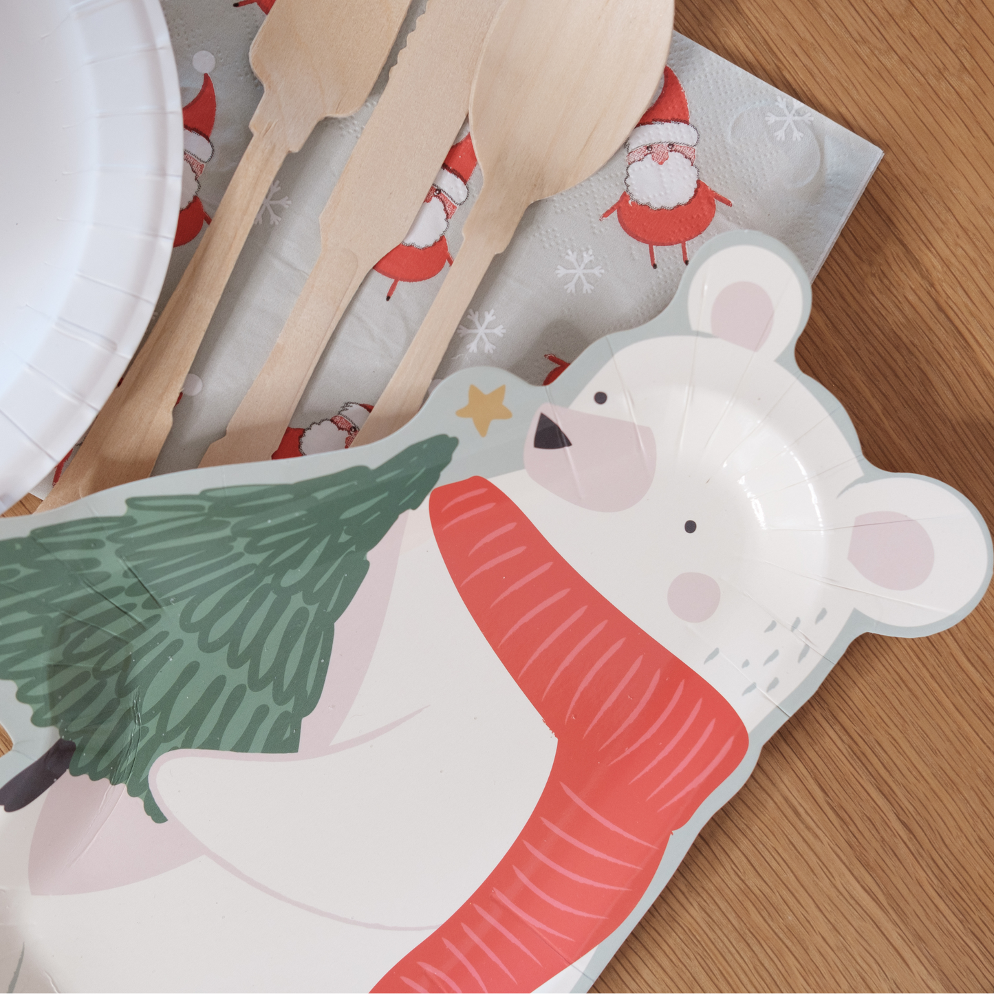 Polar Bear-Shaped Paper Plates (Set of 10)