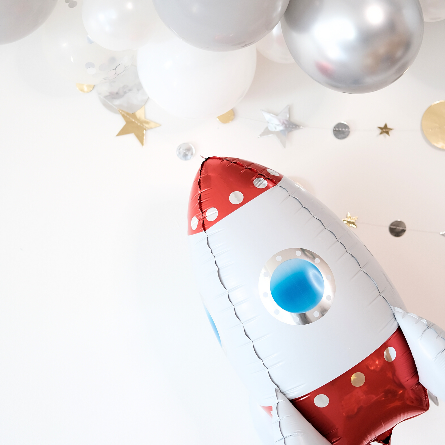 Mission to the Moon Box | Party In A Box | Bowtique Decor | Mission to the Moon box contain themed party essentials for 8 guests.