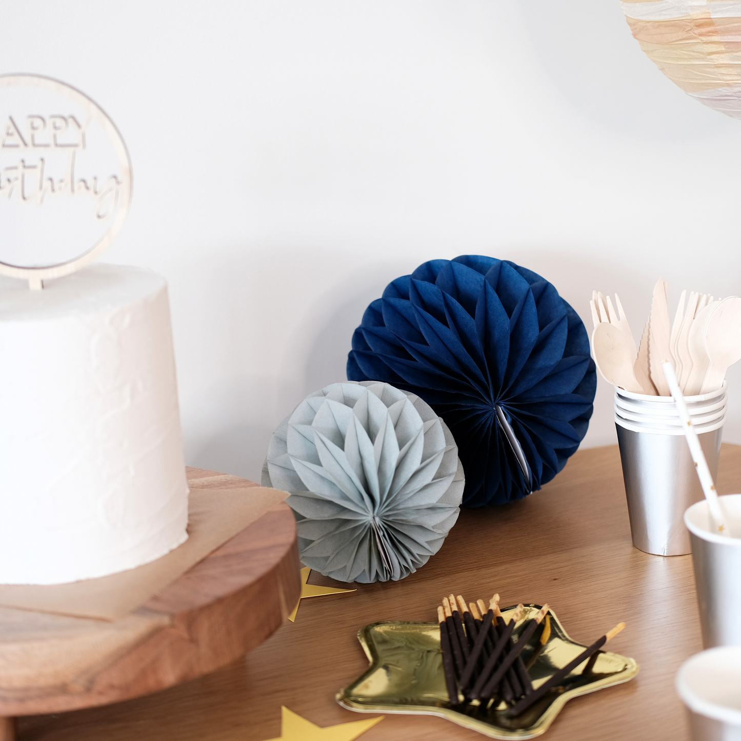 Mission to the Moon Box | Party In A Box | Bowtique Decor | Mission to the Moon box contain themed party essentials for 8 guests.