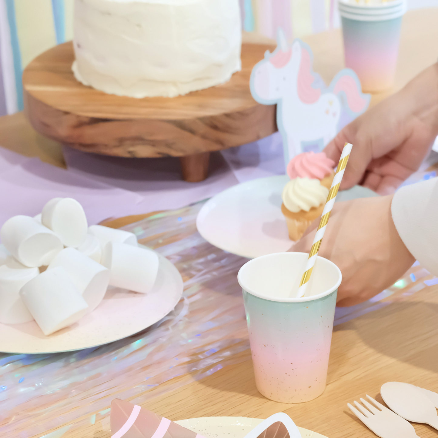Unicorn Rainbow Paper Cups (8 units)
