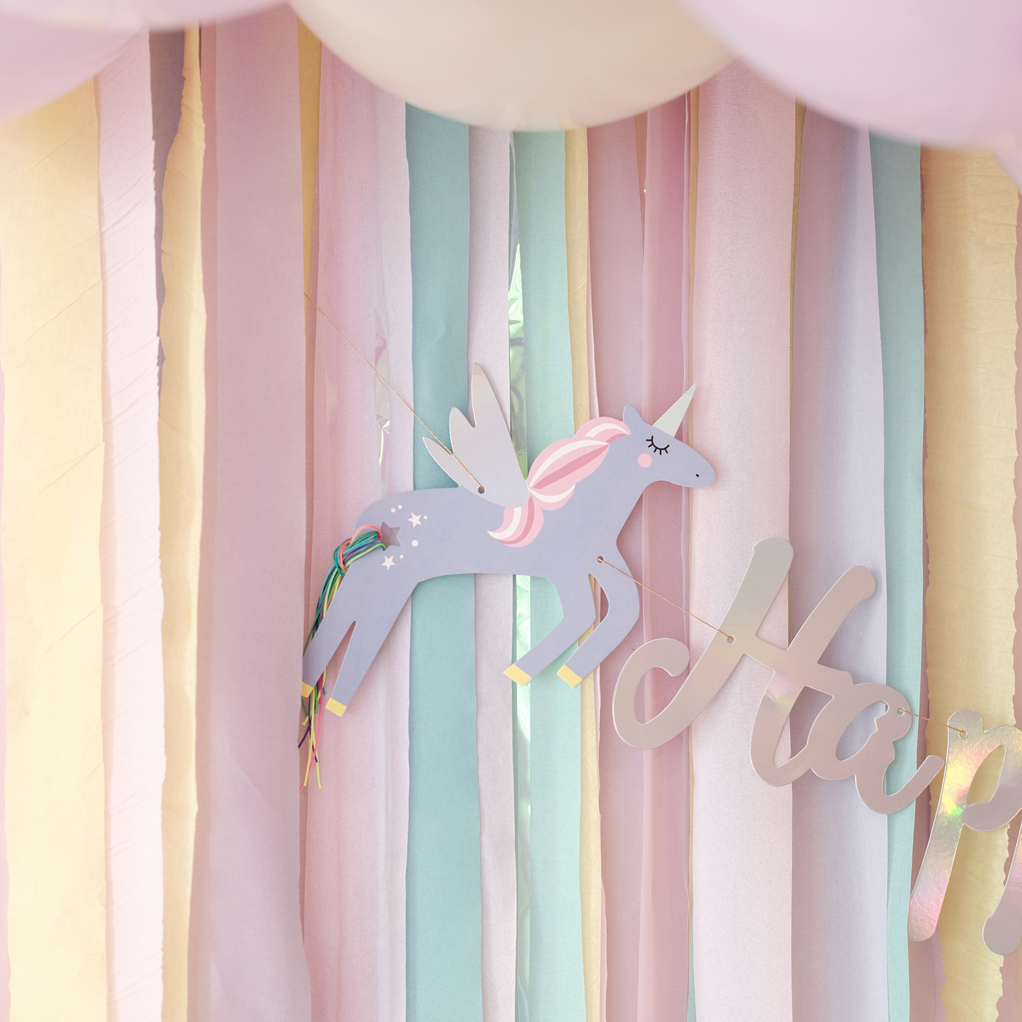 Dreamy Unicorn Box | Party In A Box | Bowtique Decor | Dreamy unicorn box contain themed party essentials for 8 guests.