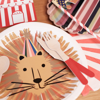 Lion-Patterned Paper Plates (Set of 8)