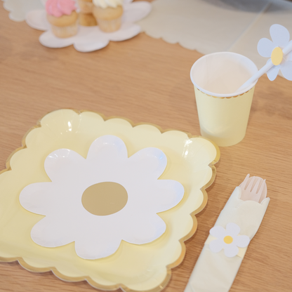 Daisy Paper Plates (Set of 8)